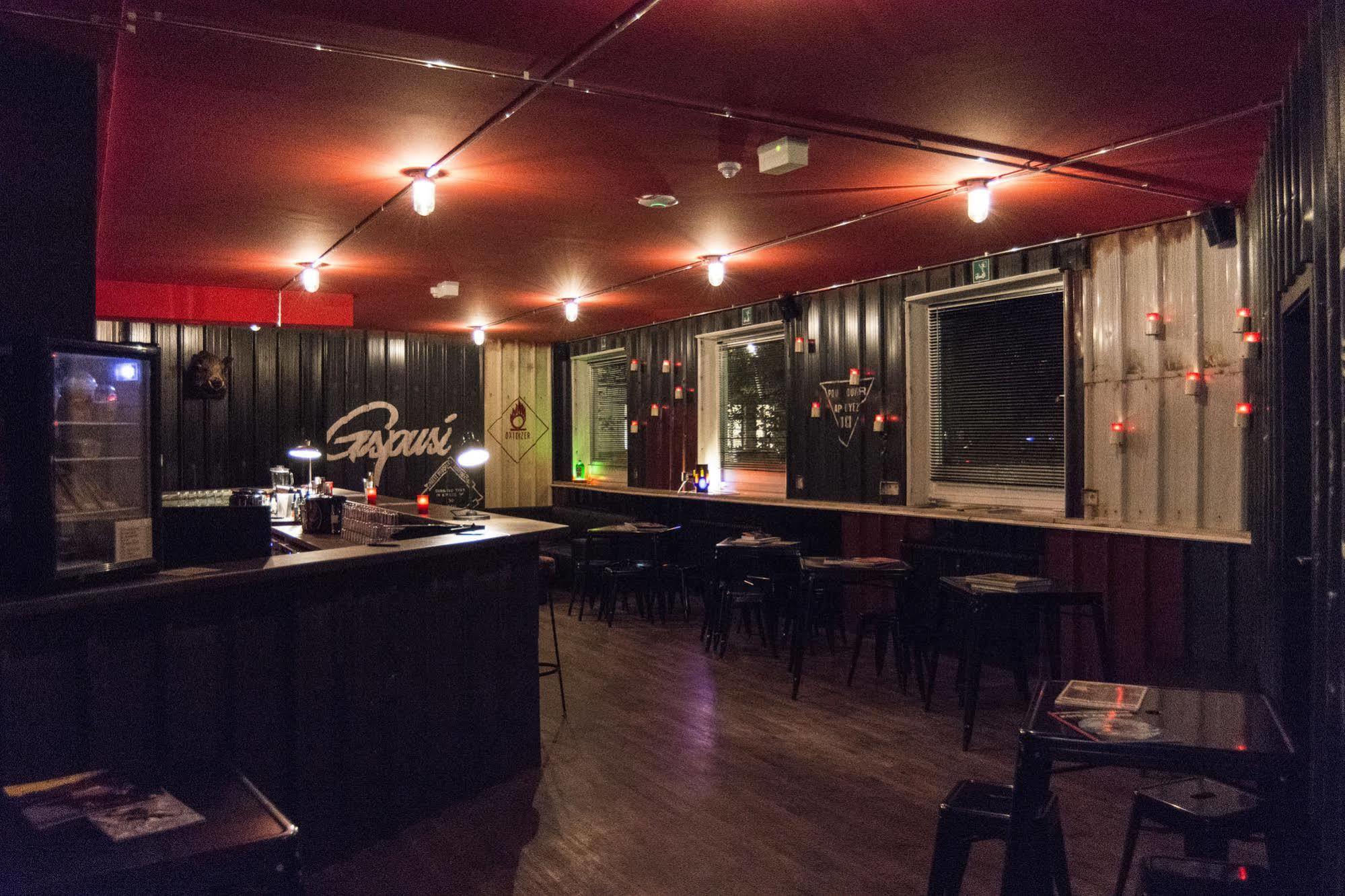 Hostel Gspusi Bar